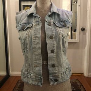 Paige denim vest, size small.